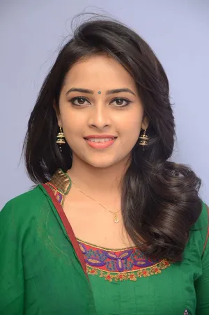 telugu-women-influencers-in-india